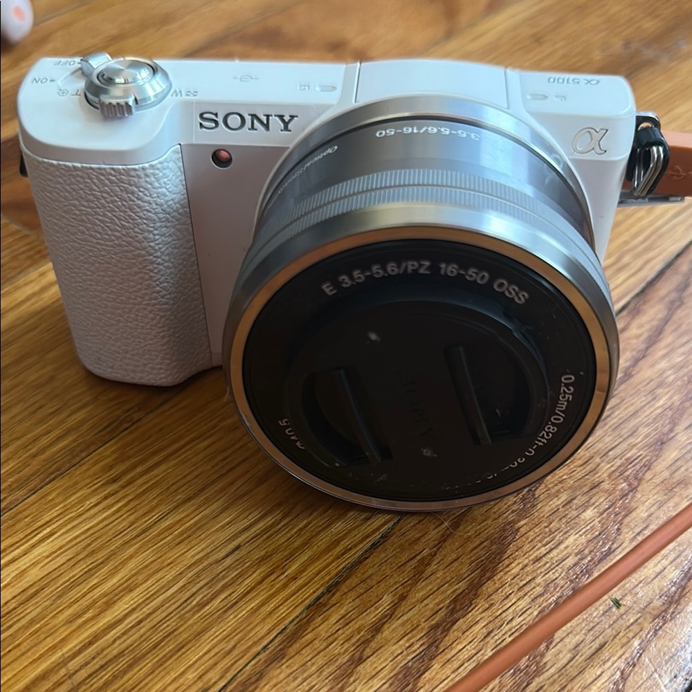 Sony APS-C 5100 white digital camera